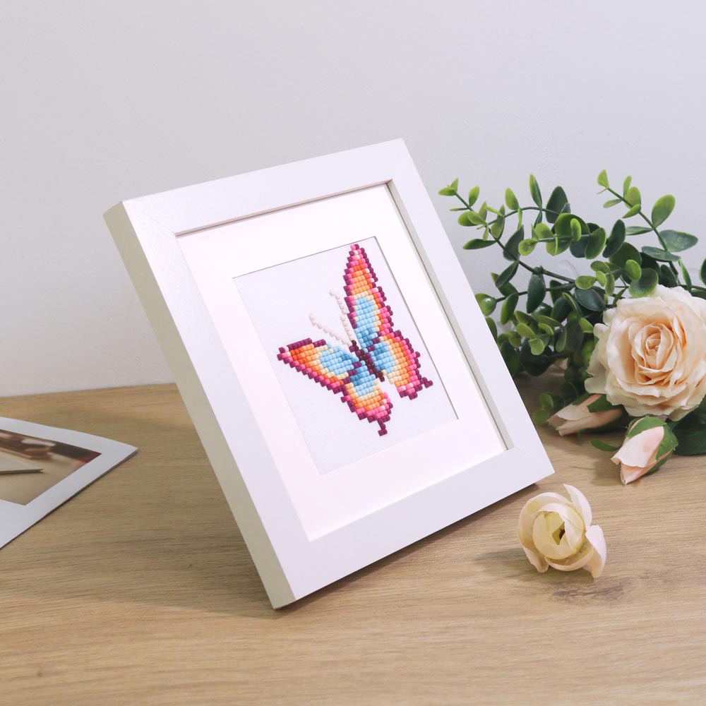 Mini Diamond Painting Frame – 6" or 8" | Black, White & Wood Finish | With Mat & Stand