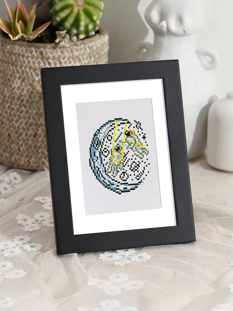 
12 Mini-Paintings – Moonbeam Memories diamond painting kit – image 15
