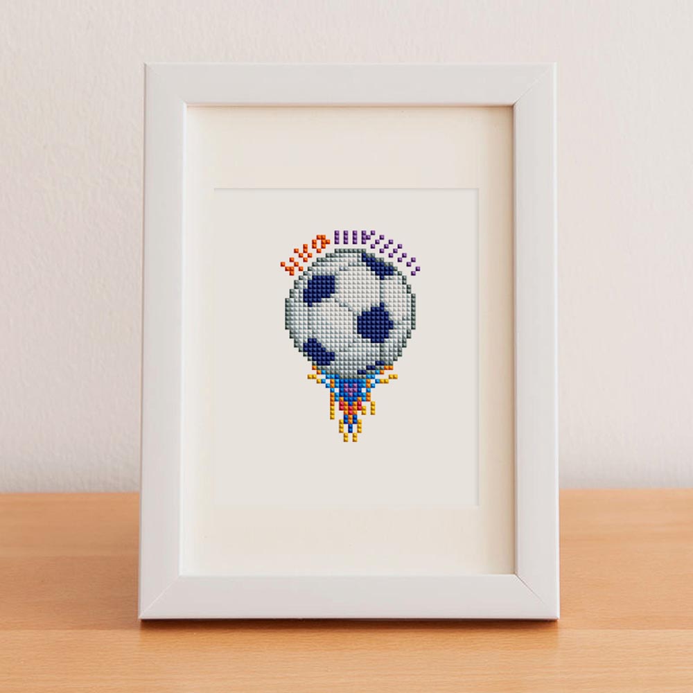 
12 Mini-Paintings – Soccer Set diamond painting kit – image 9
